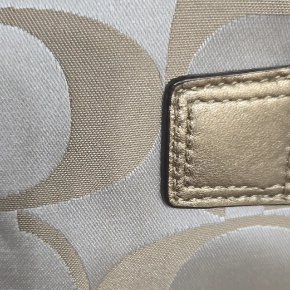 Coach Rare Metallic Soho Bucket Bag with Convertible Strap Looks and Feels New - Picture 10 of 11